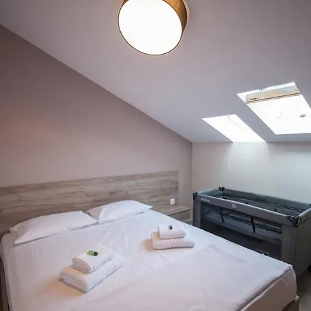 Niki's 4*