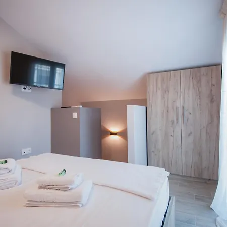 Niki's 4* Peraía