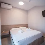 Niki's Переа