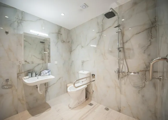 Niki's Aparthotel