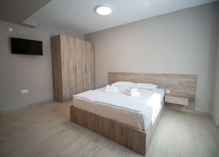 Aparthotel Niki's 4*
